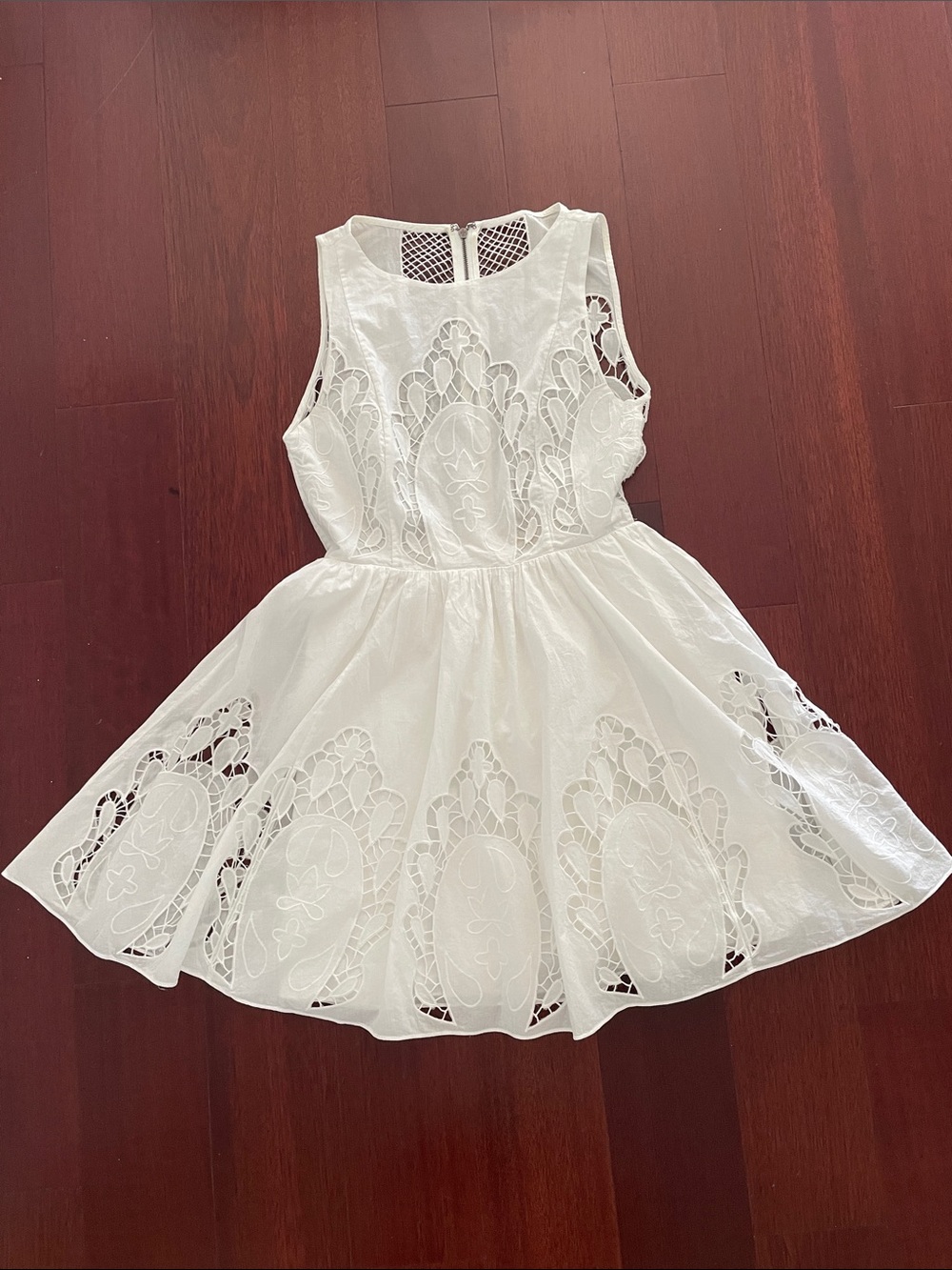 Alice + Olivia White Lace Fit & Flare dress - Picture 6 of 17